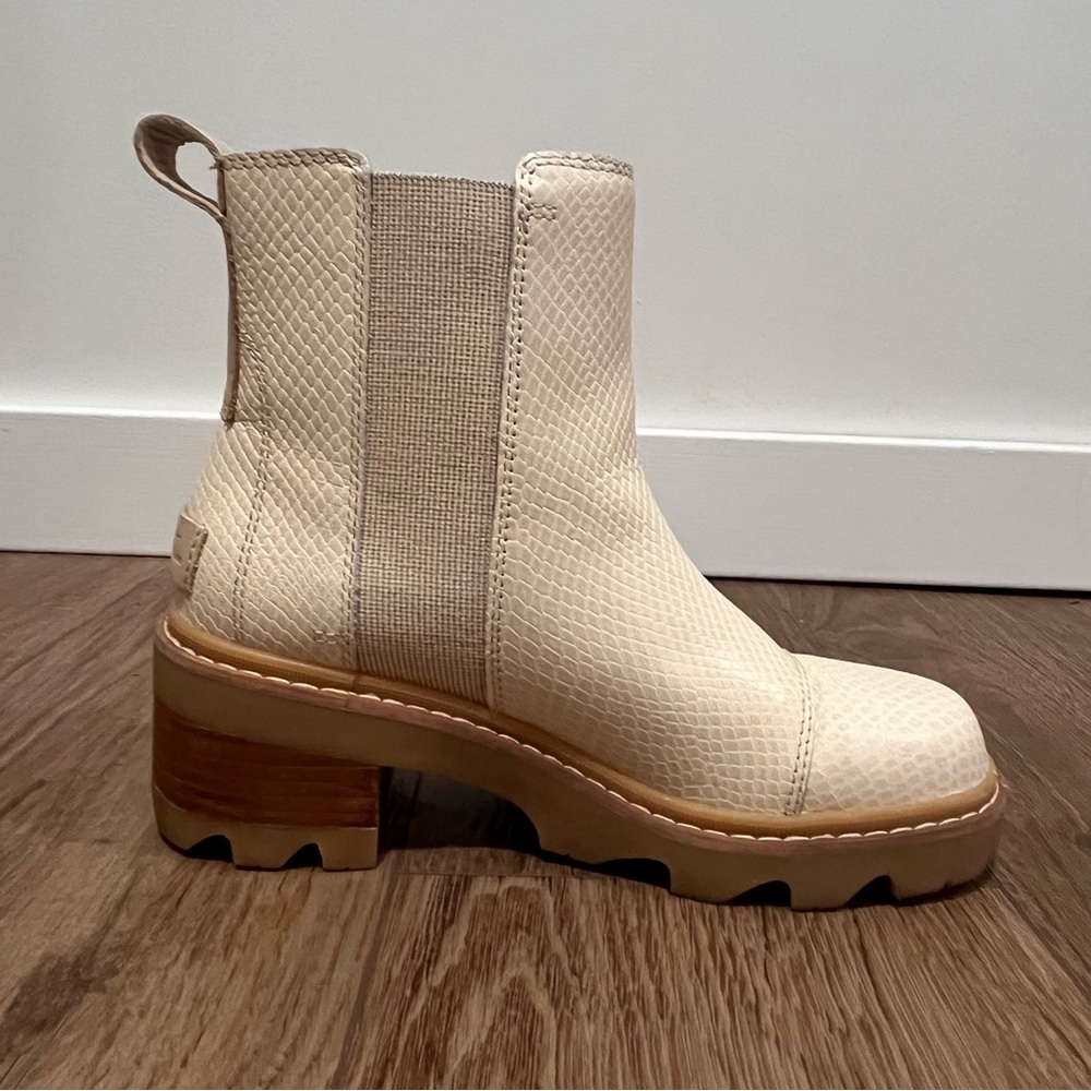 Sorel Joan Now Chelsea Boots - Picture 10 of 16